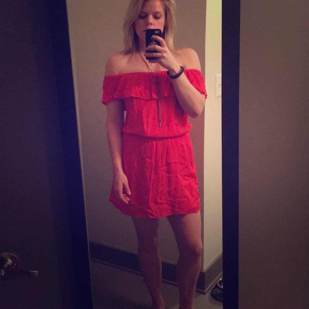 Red off the shoulder sundress - Picture 1 of 1